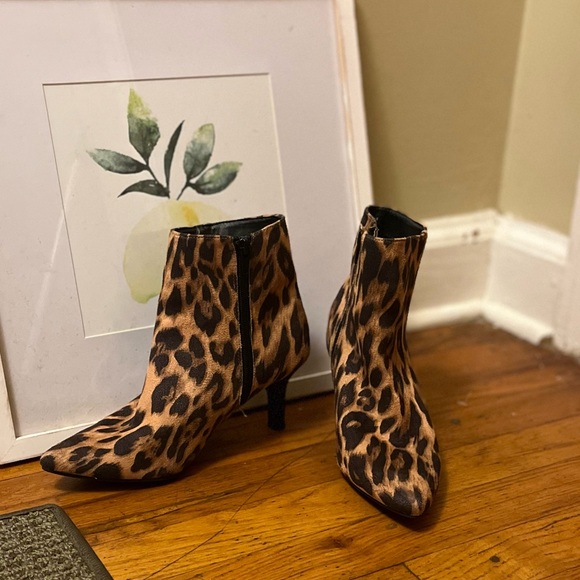 🌻Animal Print Rampage Booties/ Size 6 - Picture 4 of 4